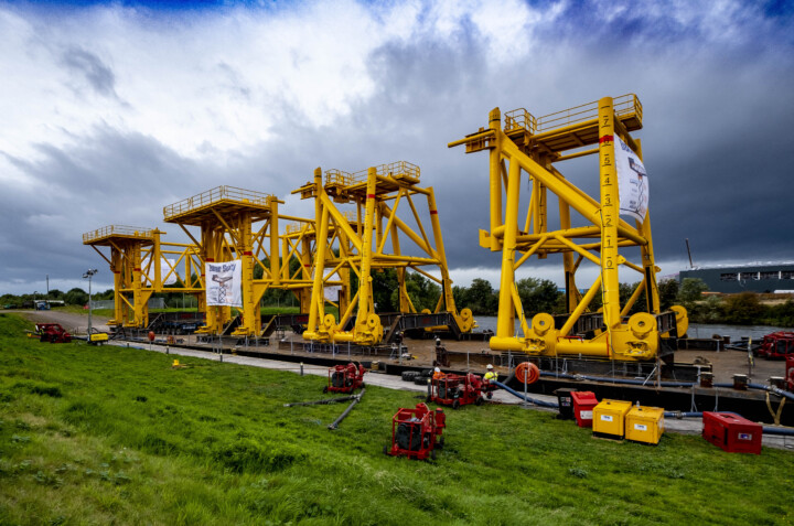 Hinkley Load Out 14